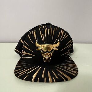 Chicago Bulls Hat Cap Mitchell Ness Snap Back Fireworks Gold Black Adjustable